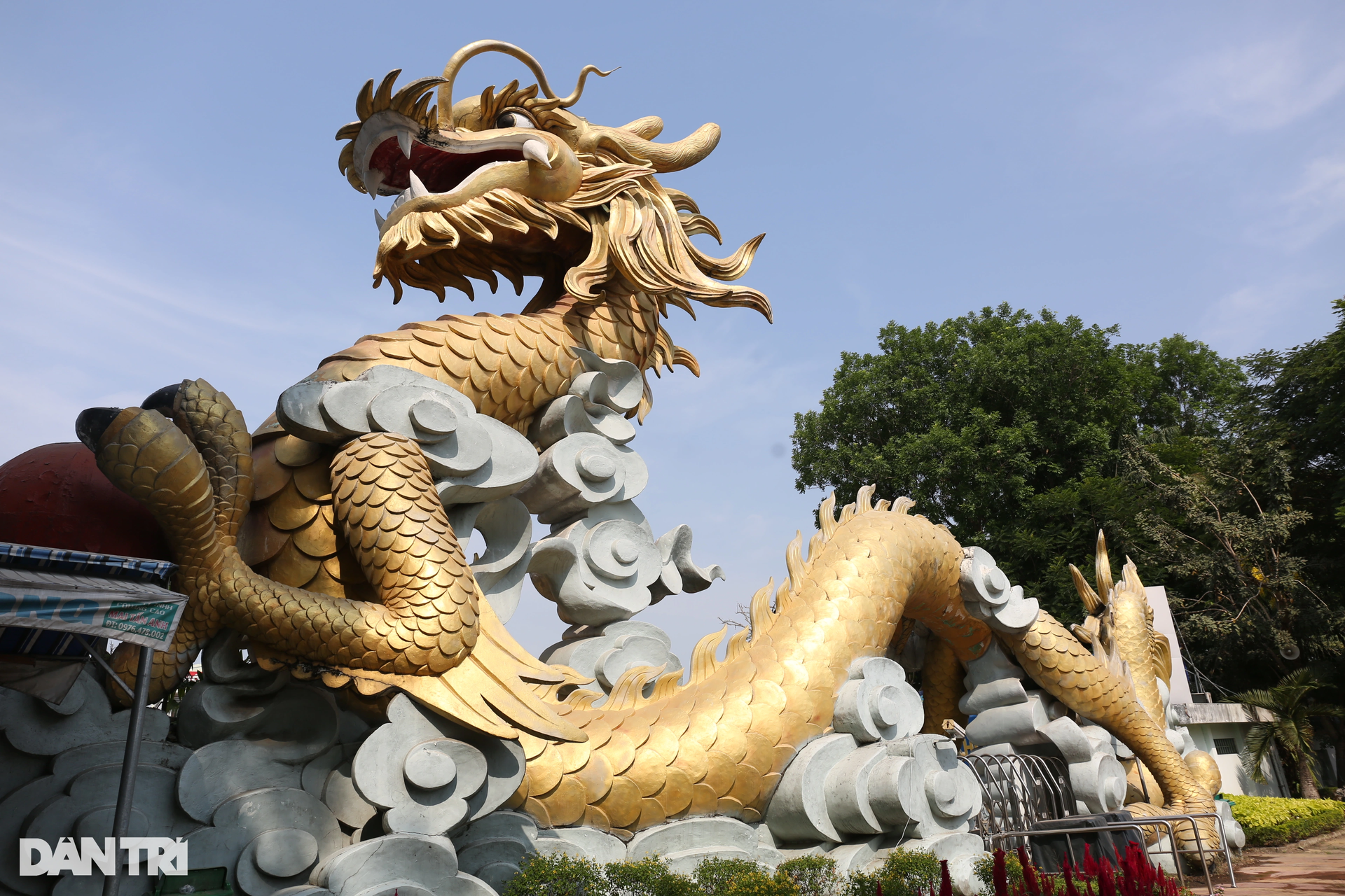 Ghé thăm vịnh Hạ Long thu nhỏ ở miền Nam, chiêm ngưỡng cặp rồng khổng lồ - 9 Ghé thăm vịnh Hạ Long thu nhỏ ở miền Nam, chiêm ngưỡng cặp rồng khổng lồ - 9