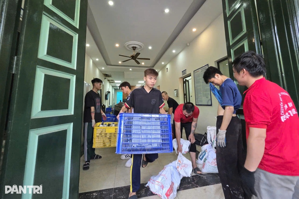 Đang di dời hàng loạt cơ quan để làm quảng trường hơn 2ha sát hồ Gươm - 1 Đang di dời hàng loạt cơ quan để làm quảng trường hơn 2ha sát hồ Gươm - 1