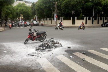 “Nín thở” xem cảnh sát hình sự truy đuổi 2 tên cướp ở trung tâm Sài Gòn