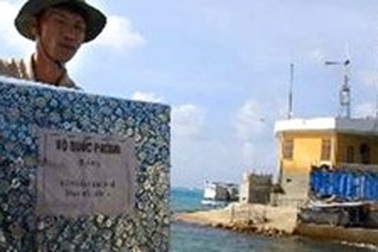 Người Việt ở nước ngoài tặng quà huyện Trường Sa