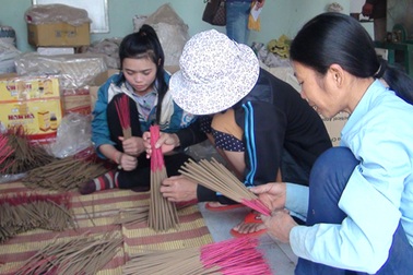 Hối hả chuẩn bị cho mùa hương trầm lớn nhất năm