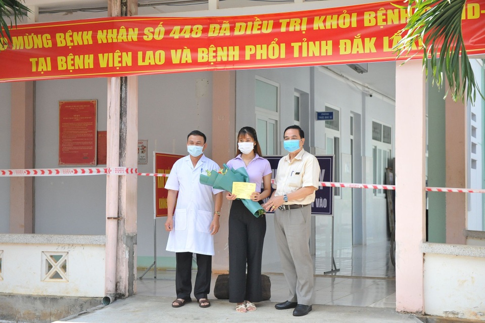 Đắk Lắk: Nữ sinh mắc Covid-19 được xuất viện nhưng xin cách ly thêm - 1 Đắk Lắk: Nữ sinh mắc Covid-19 được xuất viện nhưng xin cách ly thêm - 1