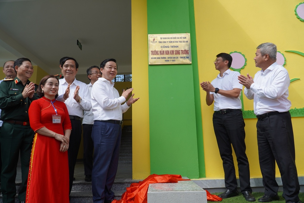 Phó Thủ tướng: Hỗ trợ người khó khăn, không để ai bị bỏ lại phía sau - 5 Phó Thủ tướng: Hỗ trợ người khó khăn, không để ai bị bỏ lại phía sau - 5