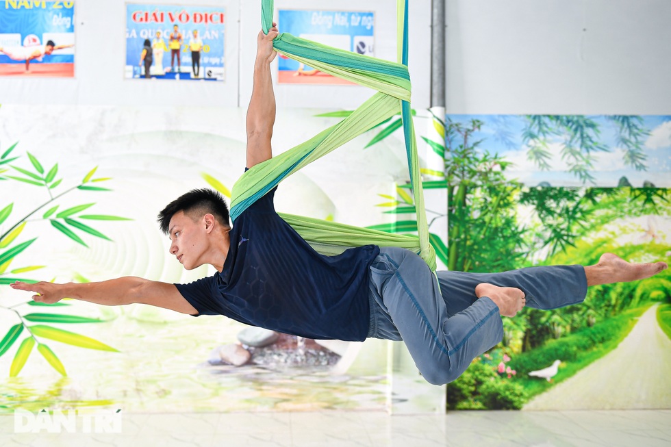 Kiện tướng yoga Việt từng bị nghi ngờ giới tính vì tập môn của phái nữ - 4 Kiện tướng yoga Việt từng bị nghi ngờ giới tính vì tập môn của phái nữ - 4