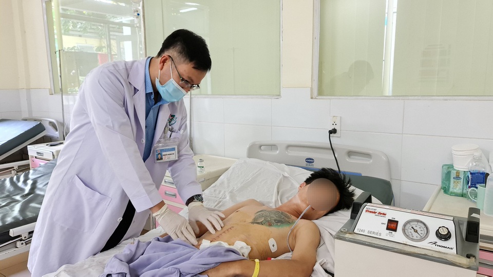 Sắt thép xếp đầy trong dạ dày một dị nhân ở Bình Dương - 5 Sắt thép xếp đầy trong dạ dày một dị nhân ở Bình Dương - 5