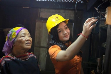 EVNCPC tri ân khách hàng: "Khách hàng là trung tâm"