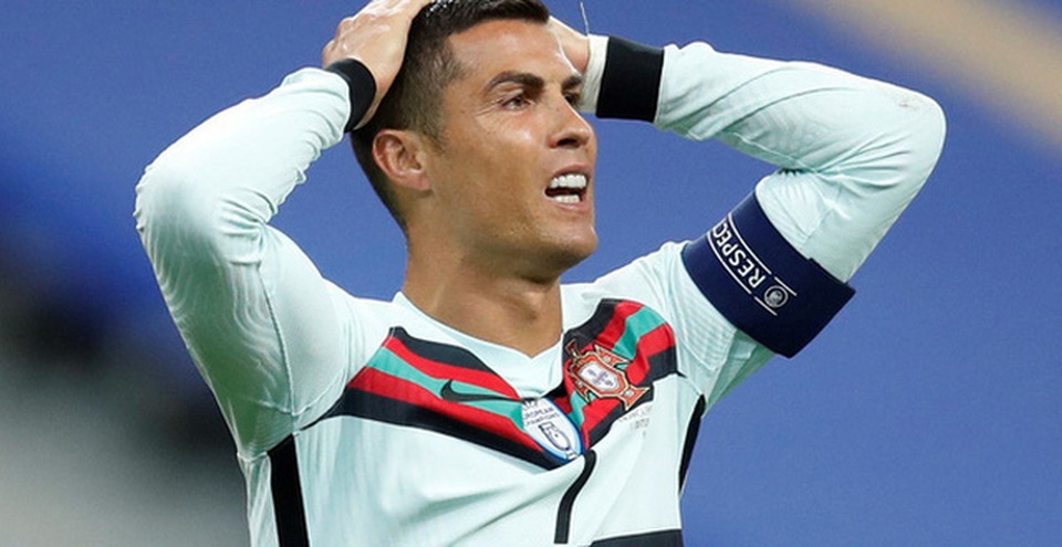 Bất ngờ Juventus không cần đá vẫn thắng Napoli 3-0 - 1