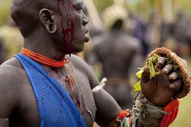 Rùng mình với những cuộc thi đấu đẫm máu ở Châu Phi