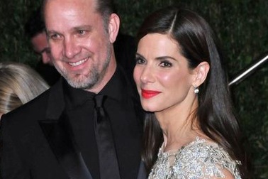 “Chồng Sandra Bullock chuyên “mồi chài” phụ nữ”