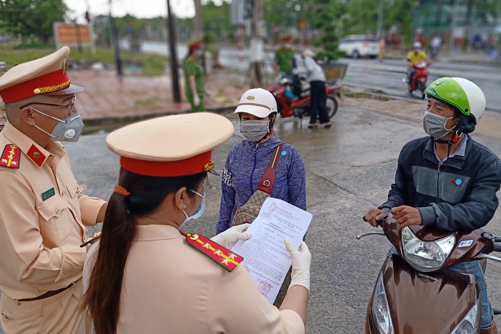 Bạc Liêu: Xử phạt người dân tự ý đi từ địa phương có dịch vào tỉnh - 1