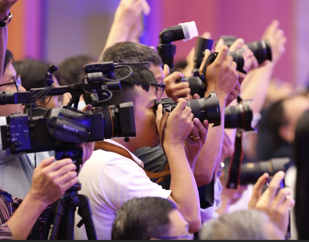 Để báo chí tự tin “so găng với mạng xã hội - 2