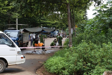 Thi thể người chết đã lâu nằm trên đường vắng