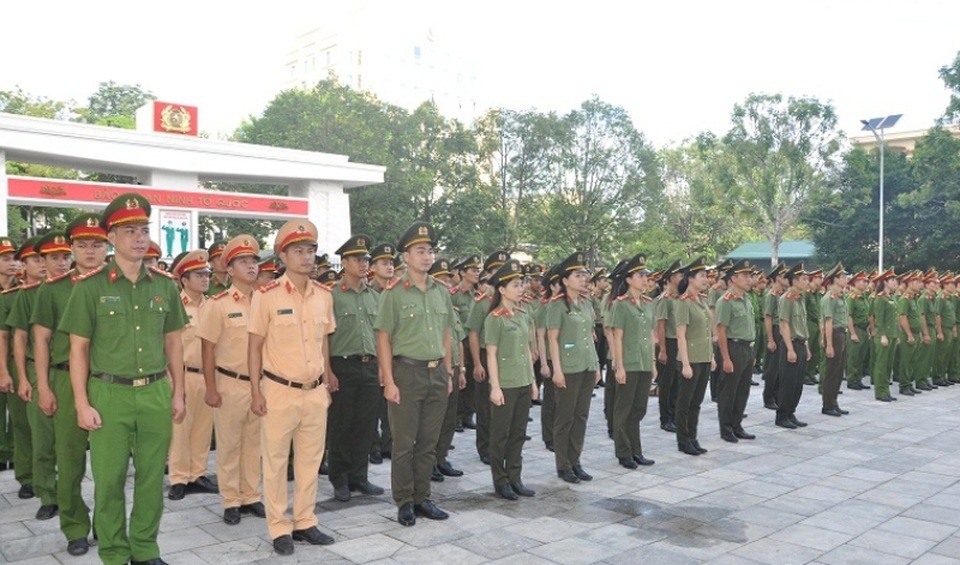 Thanh Hóa: Tăng cường cho cơ sở hơn 1.100 cán bộ công an - 1 Thanh Hóa: Tăng cường cho cơ sở hơn 1.100 cán bộ công an - 1