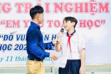 Ca sĩ Mai Tuấn "Mưa bụi" nói về cuộc sống làm thầy dạy toán