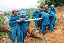 Múc móng nhà phát hiện quả bom khủng còn nguyên kíp nổ