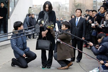 Túi hạt mắc-ca và “công chúa hư” khiến Korean Air Lines chao đảo