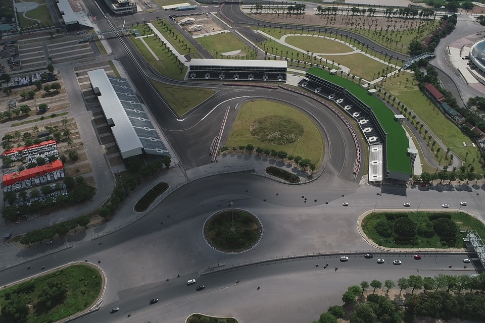 “Đua thử” một vòng đường đua thách thức nhất lịch sử F1 tại Hà Nội - 4 “Đua thử” một vòng đường đua thách thức nhất lịch sử F1 tại Hà Nội - 4