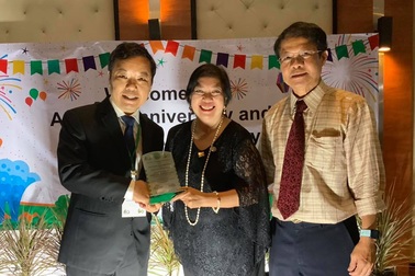 CEO First News Nguyễn Văn Phước nhận giải thưởng “Cống hiến vì cộng đồng” tại Thái Lan