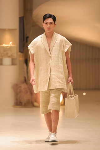 Á hậu Châu Anh, Hà Kino tôn vinh vẻ đẹp người H’Mông qua thời trang gai dầu - 12