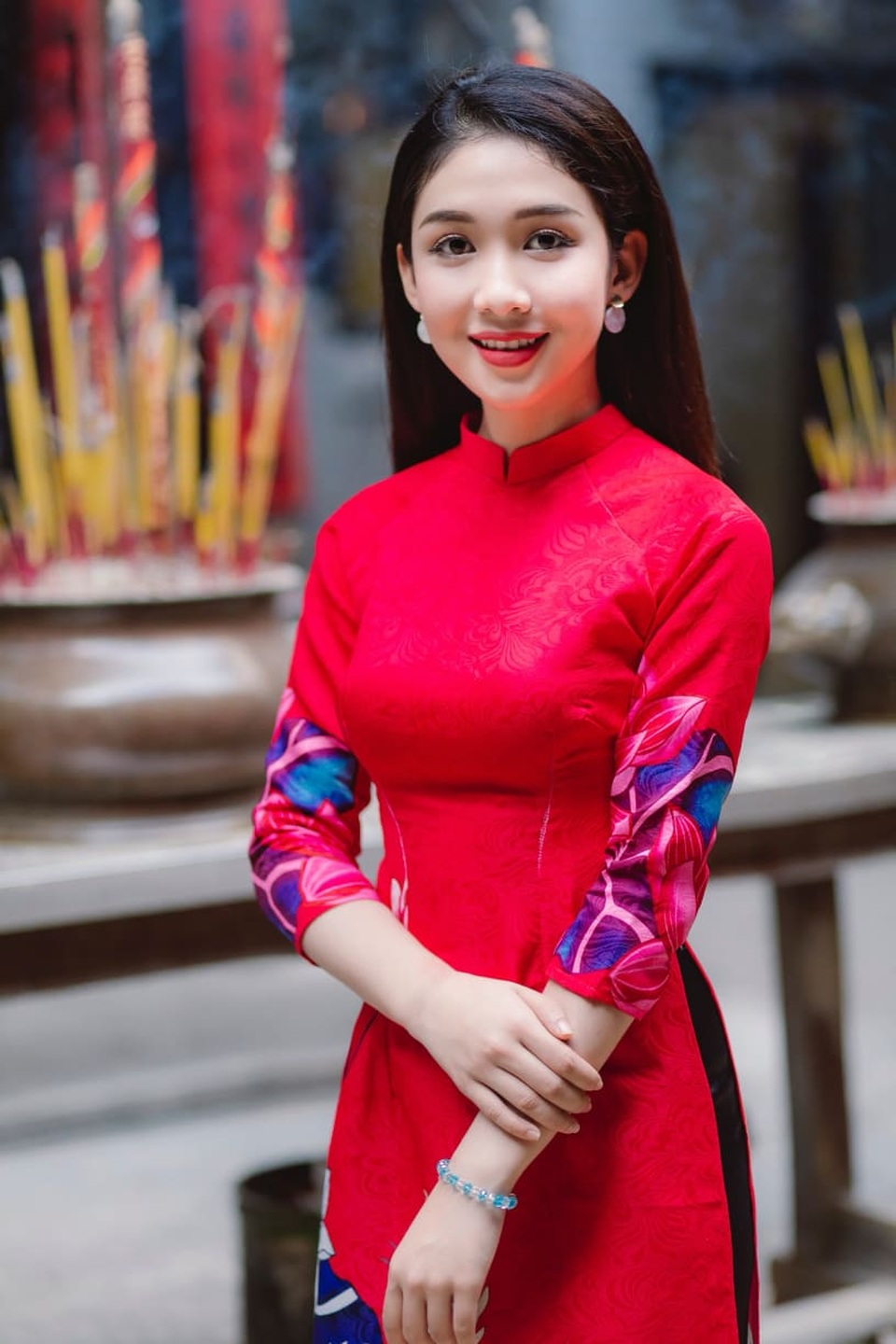 Hoa khôi ĐH Công nghệ TP.HCM duyên dáng trong bộ ảnh đón Xuân - 12 Hoa khôi ĐH Công nghệ TP.HCM duyên dáng trong bộ ảnh đón Xuân - 12