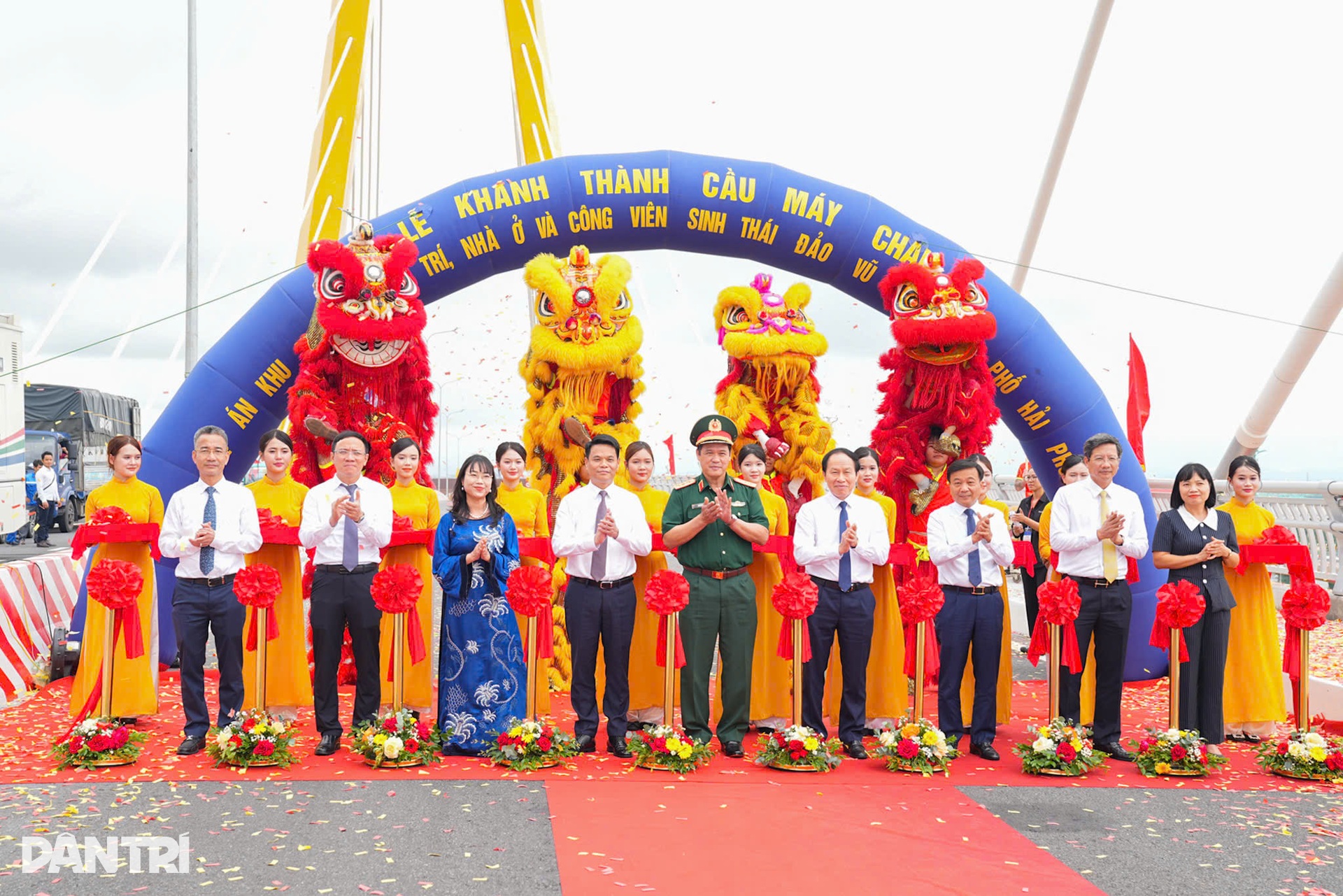 Ngắm cầu Hoàng Gia Cửa thế giới ở Hải Phòng - 1 Ngắm cầu Hoàng Gia Cửa thế giới ở Hải Phòng - 1