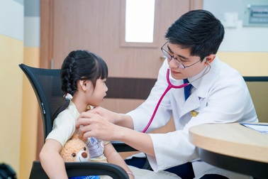 Tay chân miệng vào mùa cao điểm: Đừng chủ quan với những dấu hiệu nhỏ ở trẻ