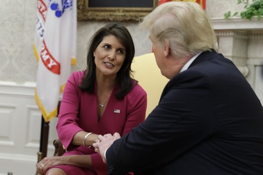"Ngôi sao đang lên" Nikki Haley bất ngờ từ chức, ông Trump bất an?