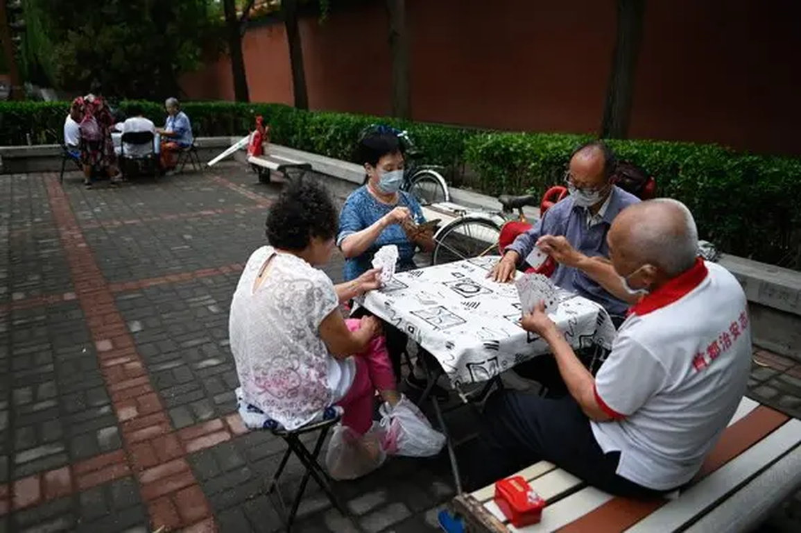 Lương hưu bèo bọt, nhiều người Trung Quốc không thể nghỉ hưu - 3 Lương hưu bèo bọt, nhiều người Trung Quốc không thể nghỉ hưu - 3