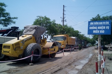 “Giải cứu” đoàn xe công vụ bị “nhốt” gần 4 ngày