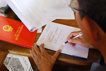 Vì sao đề xuất công chứng viên chỉ hành nghề tới 70 tuổi?