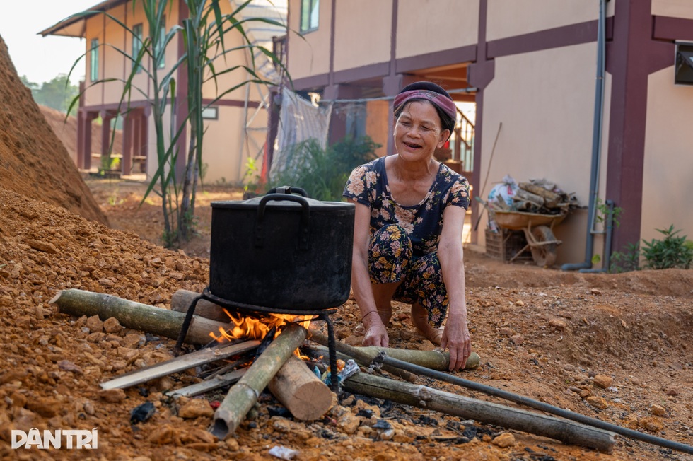 Làng Nủ sau bão: Từ nước mắt tang thương đến nụ cười hồi sinh - 8 Làng Nủ sau bão: Từ nước mắt tang thương đến nụ cười hồi sinh - 8