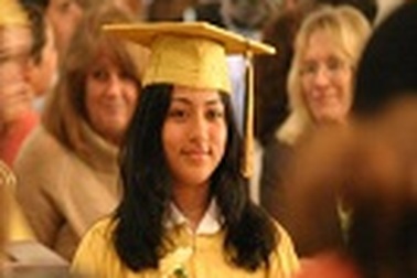 Học tại Việt Nam, nhận bằng Cử nhân Đại học Gloucestershire Anh Quốc