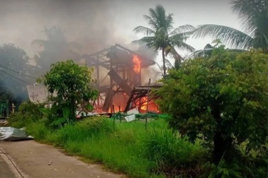 Thái Lan - Campuchia tiếp tục giao tranh sau tuyên bố sẵn sàng ngừng bắn