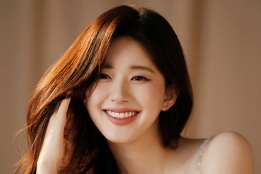 Ngôi sao trẻ Trung Quốc bị chê "mù chữ" nhưng vẫn giàu có và thành công