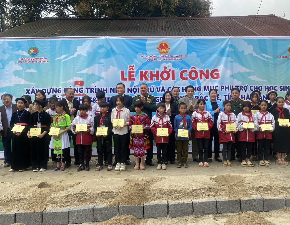 Xây nhà nội trú cho 200 học sinh dân tộc vùng cao Hà Giang - 1 Xây nhà nội trú cho 200 học sinh dân tộc vùng cao Hà Giang - 1