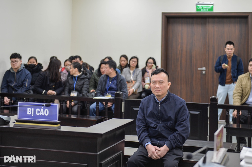 Hoãn phiên xử cựu Giám đốc CDC Hà Nội do bị cáo nhập viện - 1 Hoãn phiên xử cựu Giám đốc CDC Hà Nội do bị cáo nhập viện - 1