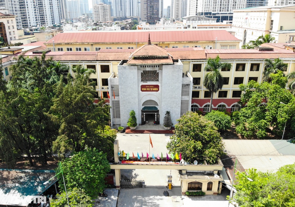 Đoạn đường dài 1km “cõng” đến 7 trường đại học, cao đẳng ở Hà Nội - 5 Đoạn đường dài 1km “cõng” đến 7 trường đại học, cao đẳng ở Hà Nội - 5