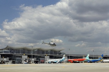 Ukraine cấm toàn bộ các chuyến bay của hàng không Nga