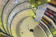 Một người tử vong nghi rơi từ tầng cao Vạn Hạnh Mall ở TPHCM