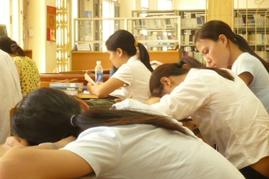 Sinh viên lười vào... “mùa”