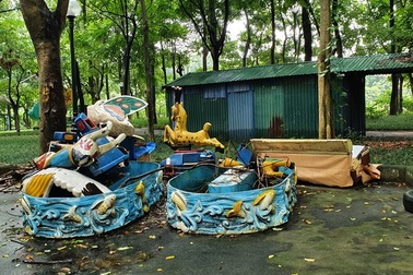 Công viên nhếch nhác, xập xệ trong "khu đô thị kiểu mẫu" ở Hà Nội