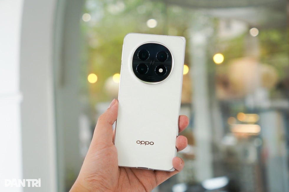 Đánh giá OPPO Find N5: Điện thoại màn hình gập mỏng nhất thế giới - 6 Đánh giá OPPO Find N5: Điện thoại màn hình gập mỏng nhất thế giới - 6