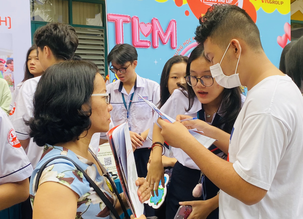 Sai lầm trong chọn nguyện vọng, học sinh giỏi quốc gia cũng trượt lớp 10 - 2