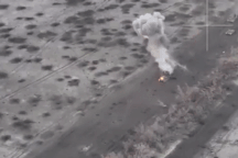 Ukraine đăng video tập kích, phá hủy loạt xe tăng Nga