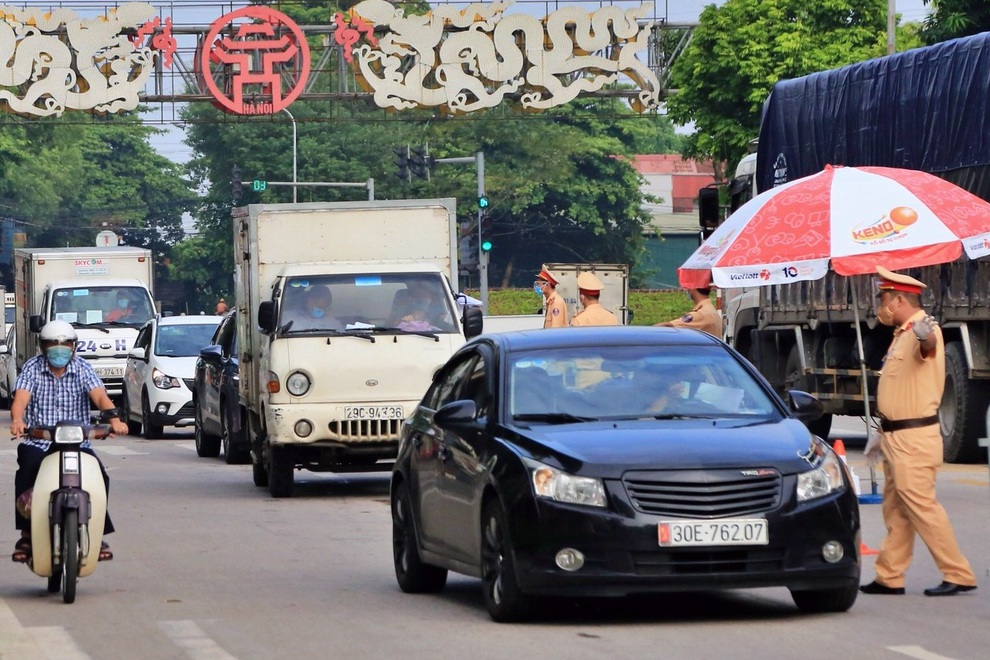 Công an Hà Nội lập 6 tổ công tác đặc biệt, kiểm soát đi lại trong nội thành - 1 Công an Hà Nội lập 6 tổ công tác đặc biệt, kiểm soát đi lại trong nội thành - 1