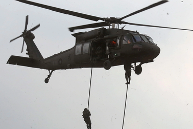 Mỹ đồng ý bán trực thăng quân sự cho Australia