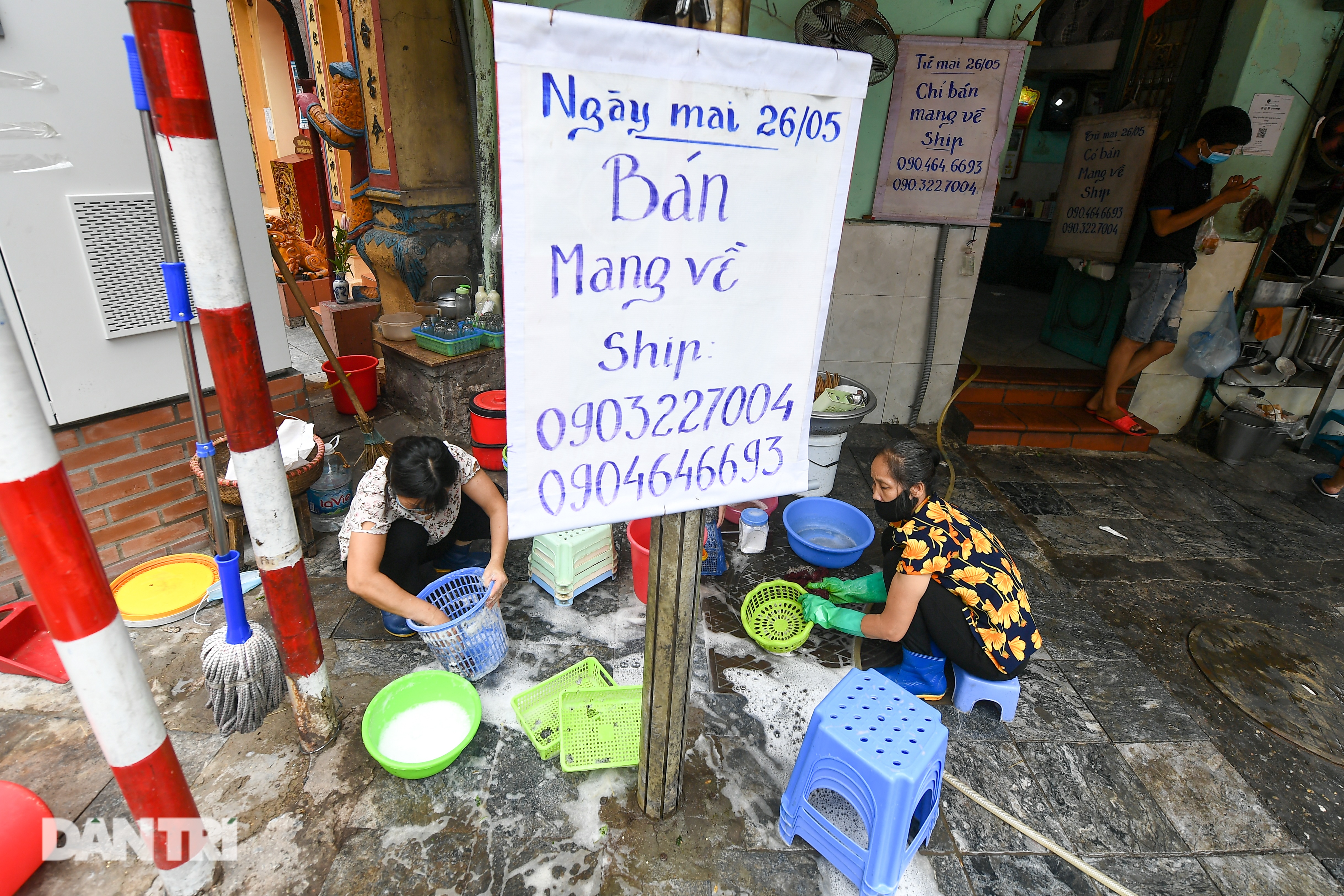 Nhà hàng quán ăn ở Hà Nội "cháy hàng" giao về, dừng đón khách từ 12h trưa