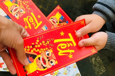 Người mẹ tha thiết đề nghị "chỉ lì xì con 10.000 - 20.000 đồng"