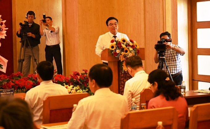 Ông Đoàn Minh Long-Chủ tịch Hội Nhà báo tỉnh Khánh Hòa phát biểu tại hội thảo