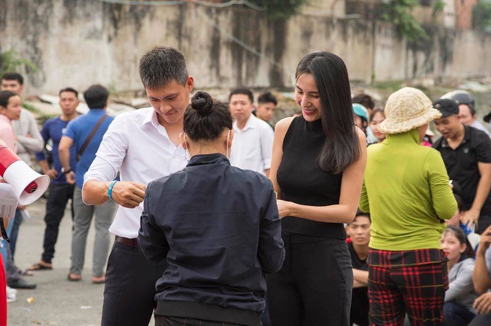 Ấm áp tình nghệ sĩ Việt dành cho người nghèo mùa Tết - 7 Ấm áp tình nghệ sĩ Việt dành cho người nghèo mùa Tết - 7